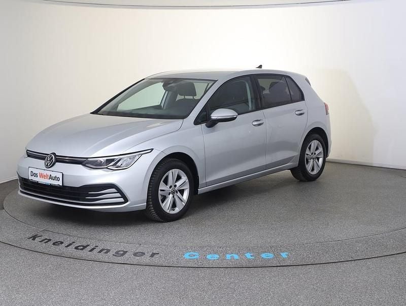 Gebraucht VW Golf VIII Life 115 PS (84 kW) 2023 Silber  metallic Limousine