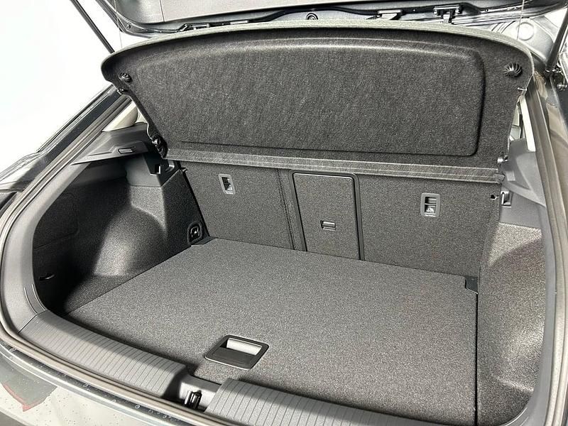 Gebraucht VW T-Roc Life 150 PS (110 kW) 2024 Dunkelgrau  metallic SUV