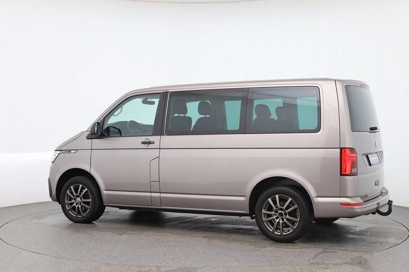 Gebraucht VW Multivan Trendline 150 PS (110 kW) 2021 Hellbraun  metallic Van