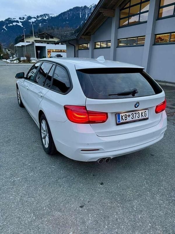 Gebraucht BMW 320 Advantage 190 PS (139 kW) 2018 Limousine