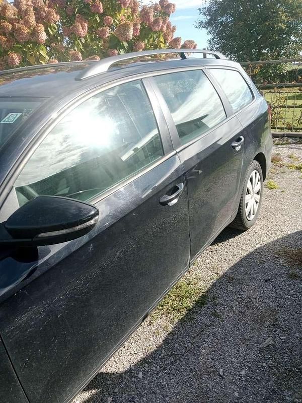 Gebraucht VW Passat Trendline 105 PS (77 kW) 2014 Limousine