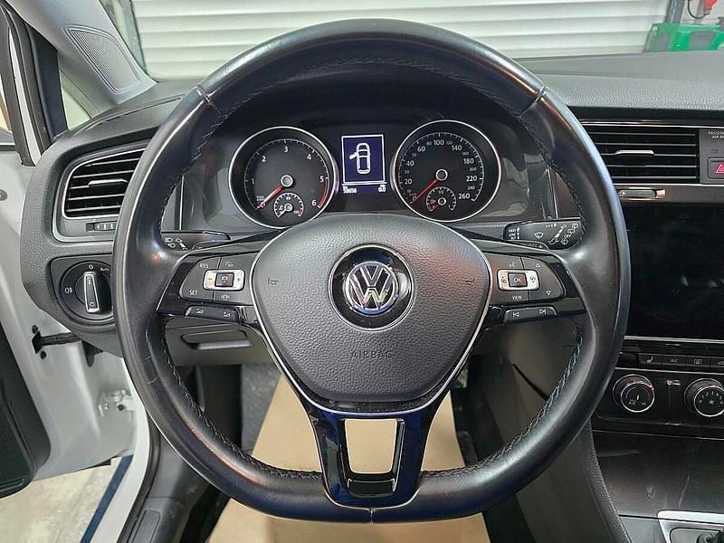 Gebraucht VW Golf VII Comfortline 150 PS (110 kW) 2020 Weiß Limousine