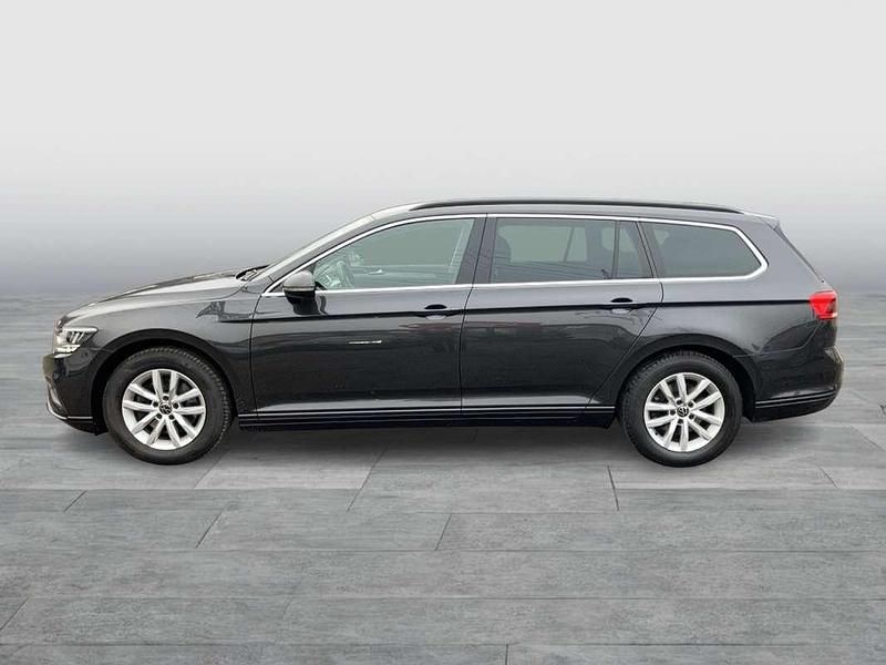 Gebraucht VW Passat Business 150 PS (110 kW) 2022 Grau Kombi