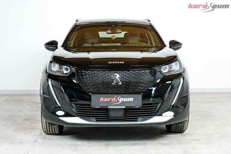 Gebraucht Peugeot e-2008 Allure 100 kW (136 PS) 2023 Schwarz SUV
