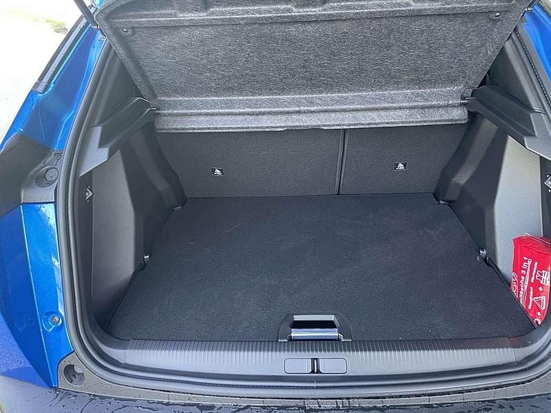 Gebraucht Peugeot e-2008 GT 100 kW (136 PS) 2022 Blau SUV