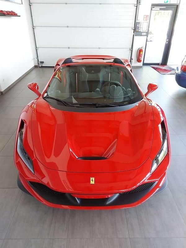 Gebraucht Ferrari F8 721 PS (530 kW) 2021 Rot Cabrio