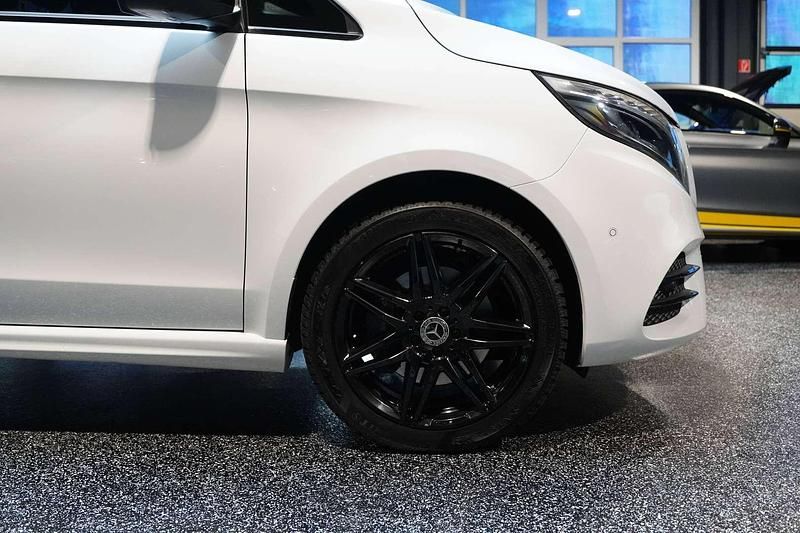 Gebraucht Mercedes V300 Avantgarde 237 PS (174 kW) 2022 Weiß Van / Kleinbus