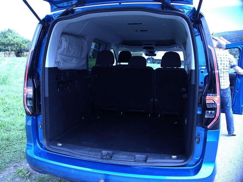Blau Gebraucht 2023 VW Caddy Maxi California Van / Kleinbus | € 30.000 (Fairer Preis) - Bild 1/4