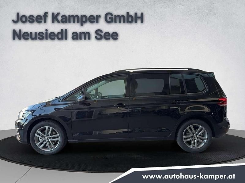 Gebraucht VW Touran 150 PS (110 kW) 2024 Schwarz  metallicperleffektno Van / Kleinbus
