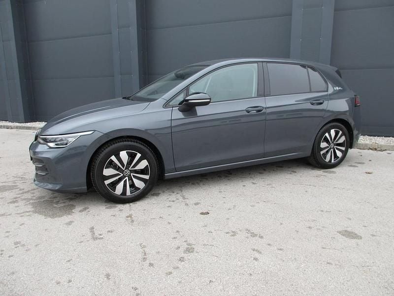 Gebraucht VW Golf VIII Life 150 PS (110 kW) 2024 Mittelgrau  metallic