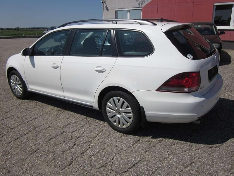 Gebraucht VW Golf VI 105 PS (77 kW) 2011 Weiß Kleinwagen