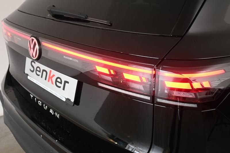 Neu VW Tiguan 150 PS (110 kW) 2026 Schwarz  metallic SUV