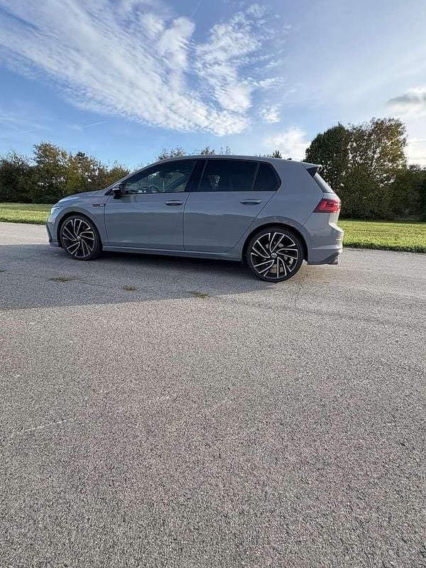 Gebraucht VW Golf VIII GTI 245 PS (180 kW) 2021 Grau Limousine