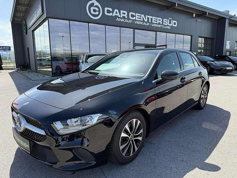 Schwarz Gebraucht 2021 Mercedes A160 Limousine | € 18.990 (Guter Preis) - Bild 1/4