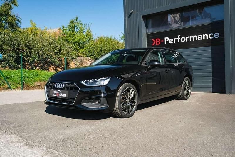 Gebraucht Audi A4 Basis 163 PS (119 kW) 2021 Schwarz Kombi