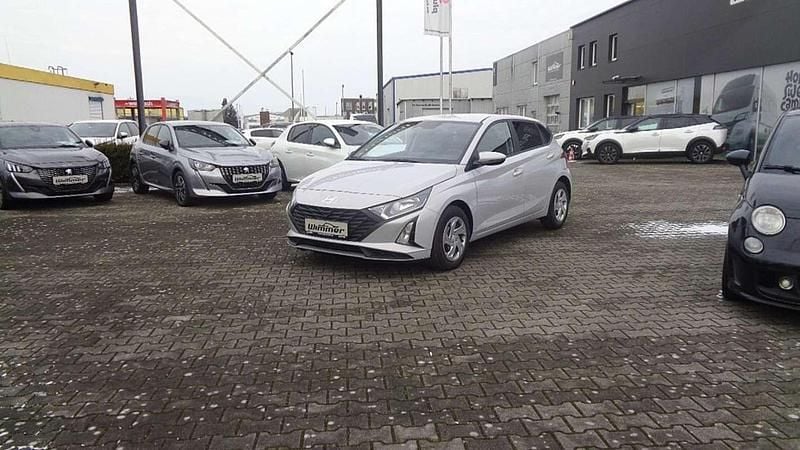 Gebraucht Hyundai i20 GO! 79 PS (58 kW) 2024 Grau Limousine