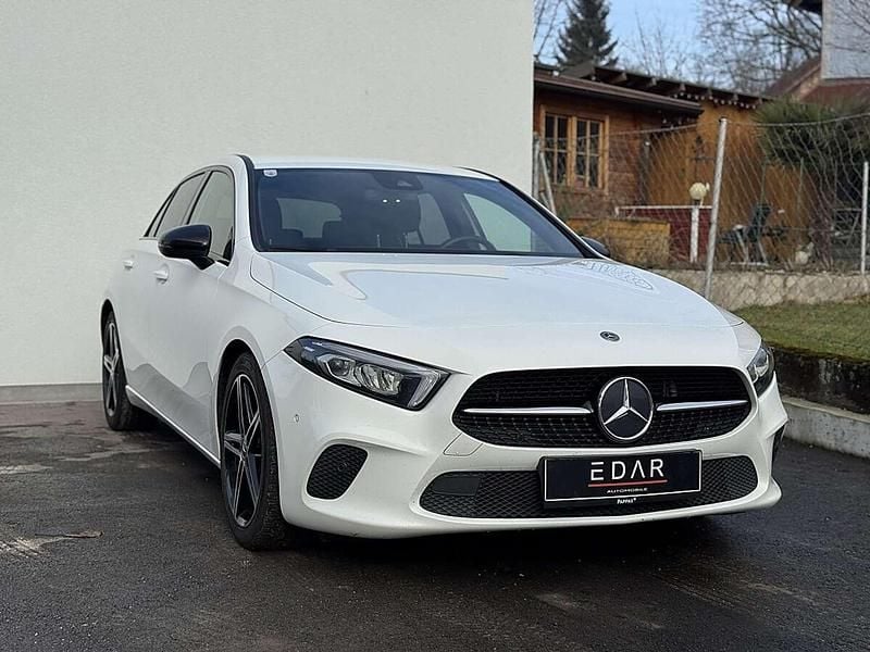 Gebraucht Mercedes A180 116 PS (85 kW) 2018 Weiß Limousine