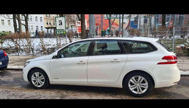Weiß Gebraucht 2015 Peugeot 308 SW Allure Kombi | € 9.000 (Fairer Preis) - Bild 1/4