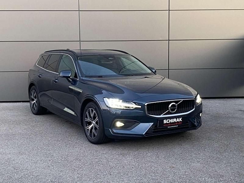 Gebraucht Volvo V60 Core 197 PS (144 kW) 2025 Blau Kombi