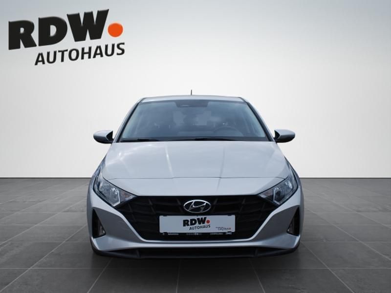 Gebraucht Hyundai i20 84 PS (61 kW) 2020 Grau Kleinwagen