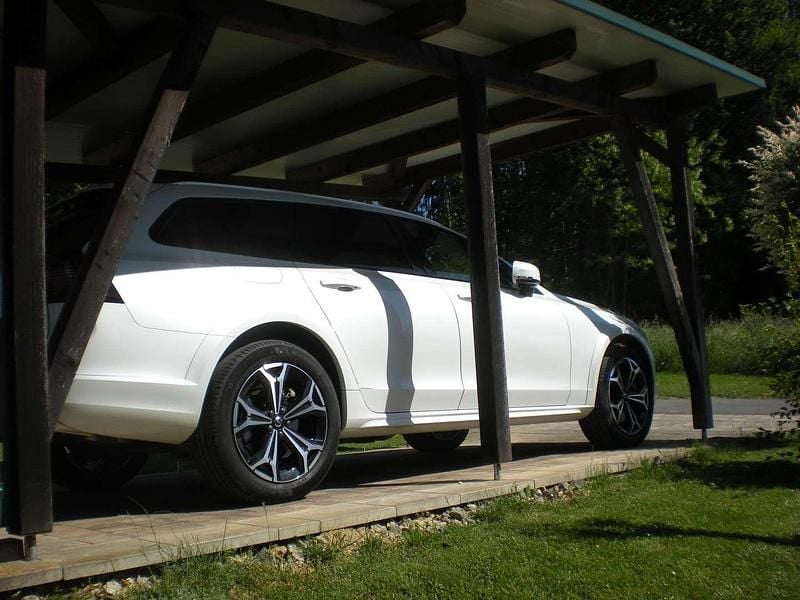 Gebraucht Volvo V90 CC Plus 197 PS (144 kW) 2022 Weiß Kombi