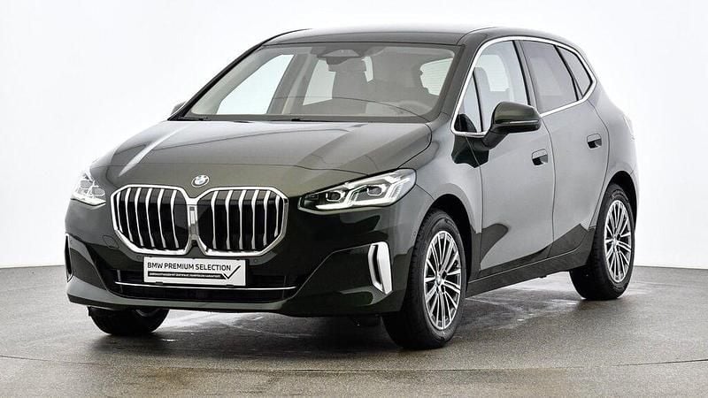 Gebraucht BMW 218 184 PS (135 kW) 2024 Sanremo green metall