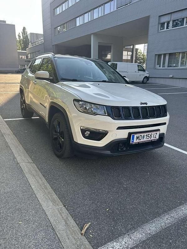 Weiß Gebraucht 2019 Jeep Compass Night Eagle SUV | € 21.500 (Teuer) - Bild 1/4