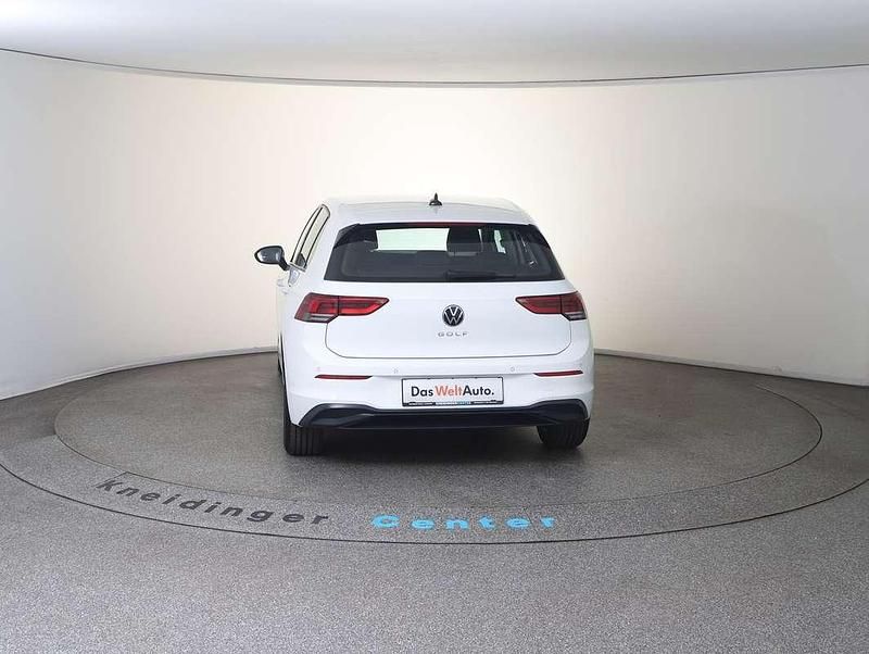 Gebraucht VW Golf VIII Life 116 PS (85 kW) 2022 Weiss  normal Limousine