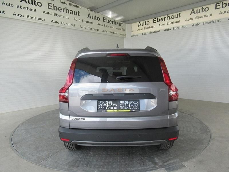 Neu Dacia Jogger Extreme 110 PS (80 kW) 2025 Grau Van / Kleinbus
