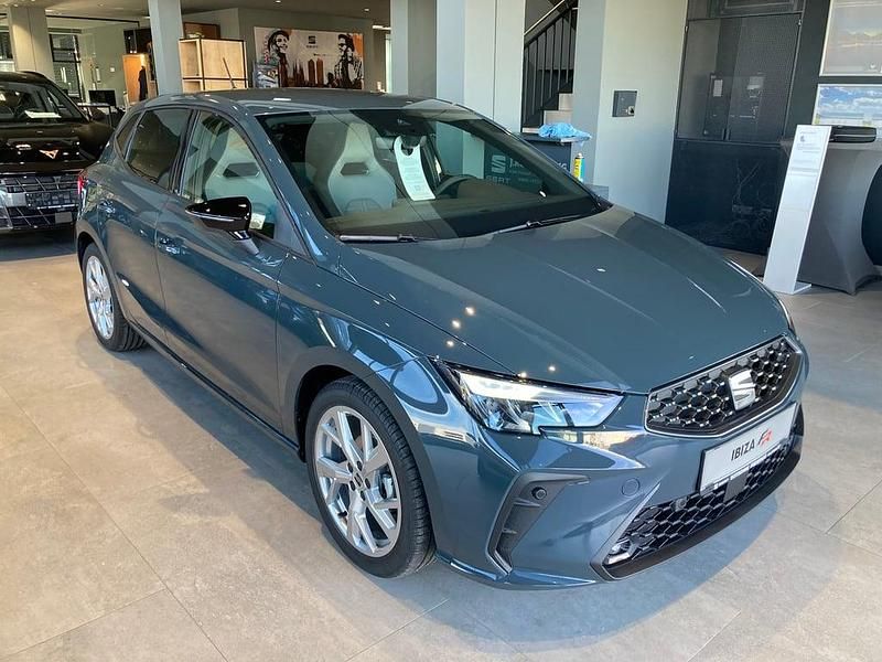 Neu Seat Ibiza FR 95 PS (69 kW) 2026 Dunkelblau  normal Kleinwagen
