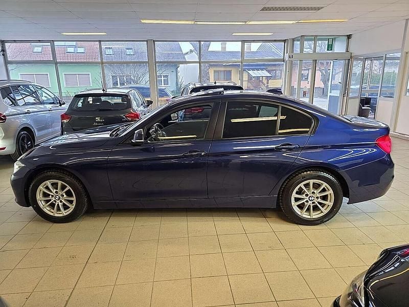 Gebraucht BMW 318 Advantage 150 PS (110 kW) 2016 Blau Limousine