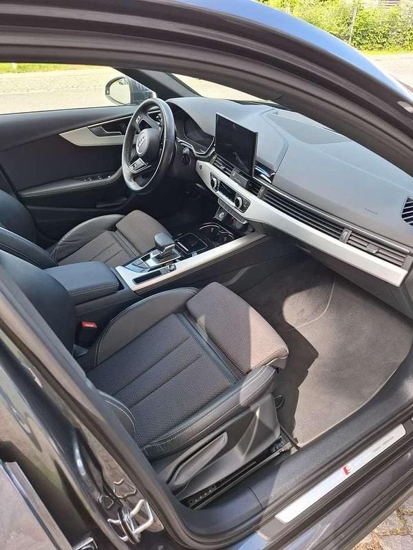 Gebraucht Audi A4 S-Line 190 PS (139 kW) 2020 Grau Kombi