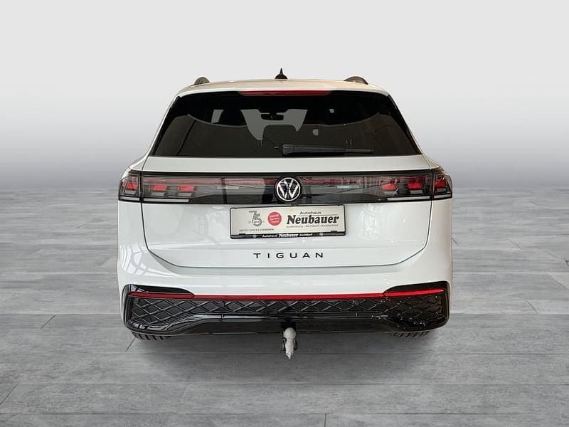 Neu VW Tiguan Sport 204 PS (150 kW) 2025 Weiss  normal SUV