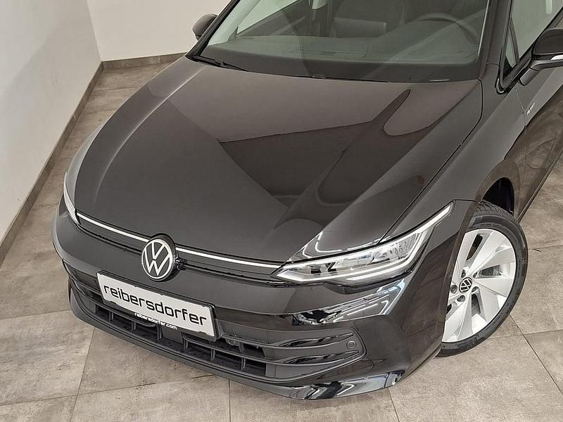Neu VW Golf VIII 115 PS (84 kW) 2025 Schwarz  metallic