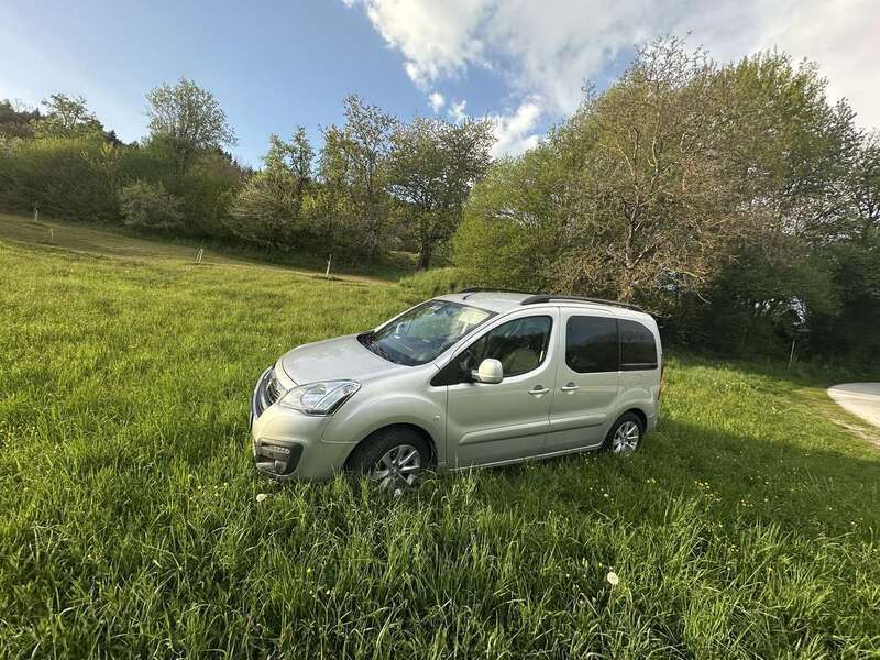 Gebraucht 2016 Peugeot Partner Tepee Outdoor Van / Kleinbus | € 9.590 - Bild 1/4