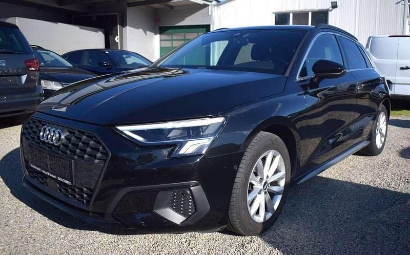 Gebraucht Audi A3 Ambiente 150 PS (110 kW) 2021 Schwarz Limousine