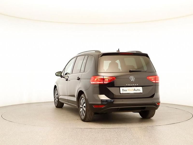 Gebraucht VW Touran Life 150 PS (110 kW) 2024 Schwarz  metallicperleffektno Van / Kleinbus