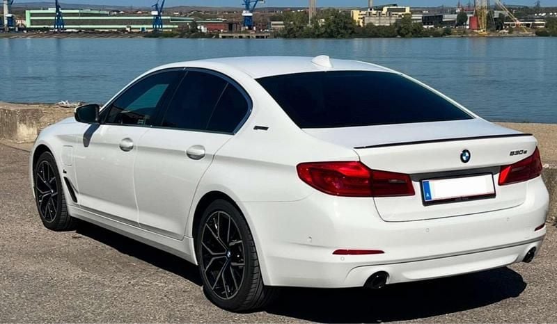 Weiß Gebraucht 2017 BMW 530e iPerformance Limousine | € 21.990 (Fairer Preis) - Bild 1/4