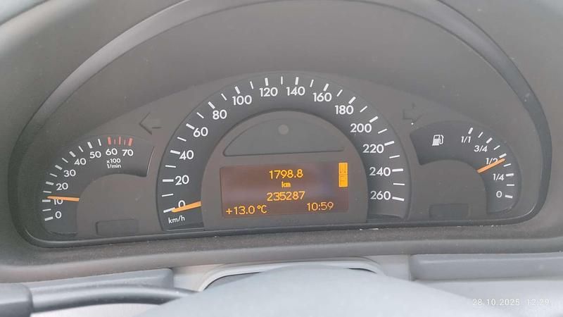 Gebraucht Mercedes C320 Classic 218 PS (160 kW) 2001 Silber Limousine