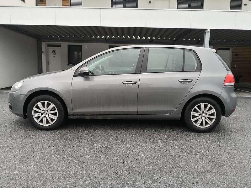 Gebraucht VW Golf VII Comfortline 90 PS (66 kW) 2013 Grau Limousine