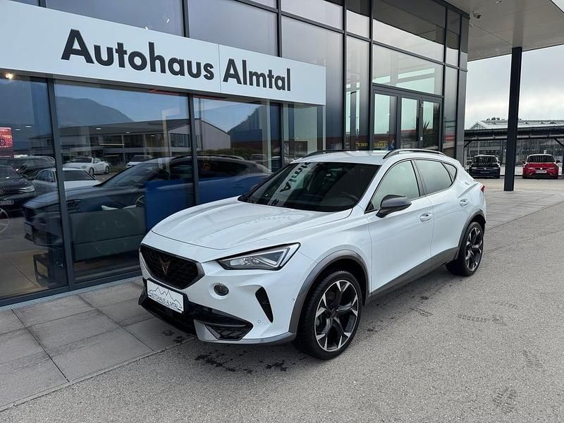 Weiss metallic Gebraucht 2022 Cupra Formentor SUV | € 27.990 (Teuer) - Bild 1/4