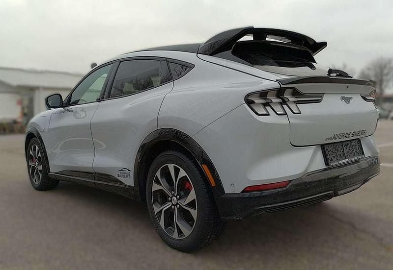 Gebraucht Ford Mustang Mach-E Premium 258 kW (351 PS) 2024 Weiß SUV