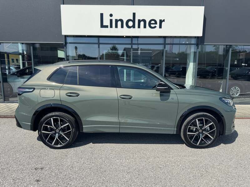 Gebraucht VW Tiguan Sport 193 PS (141 kW) 2025 Mittelgrün metallic SUV