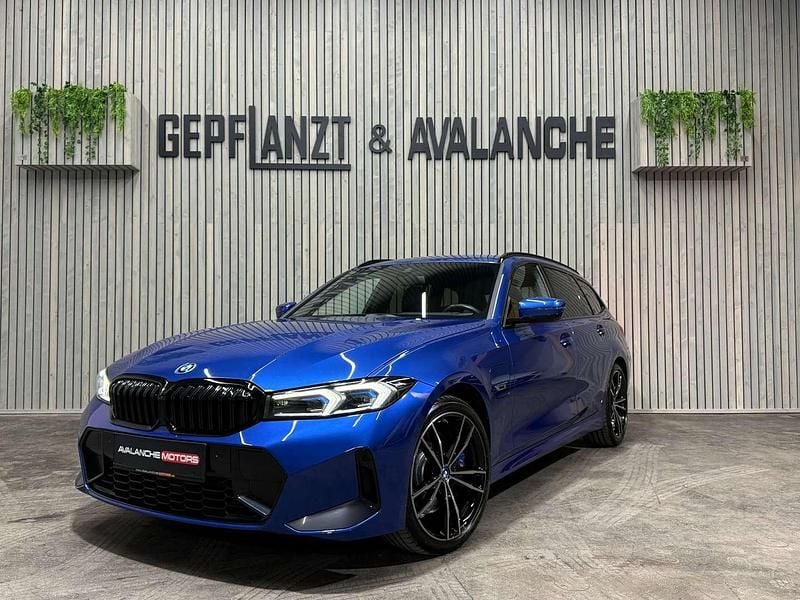 Gebraucht BMW 330e M Sport 292 PS (214 kW) 2022 Blau Kombi