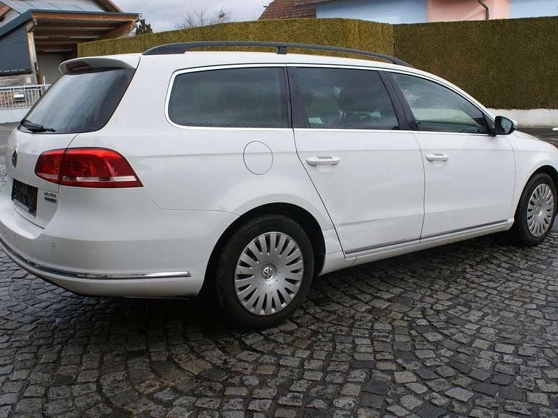 Gebraucht VW Passat Comfortline 105 PS (77 kW) 2013 Weiß Kombi