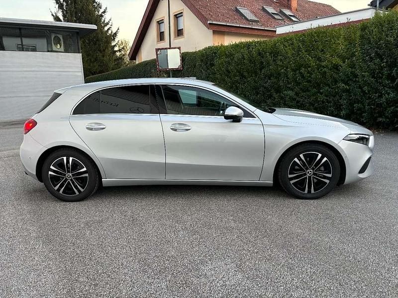 Gebraucht Mercedes A180 Progressive 116 PS (85 kW) 2023 Silber Limousine