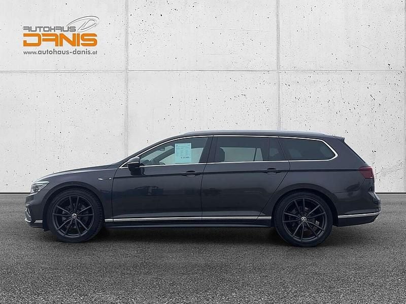 Gebraucht VW Passat R-line 150 PS (110 kW) 2021 Schwarz Kombi