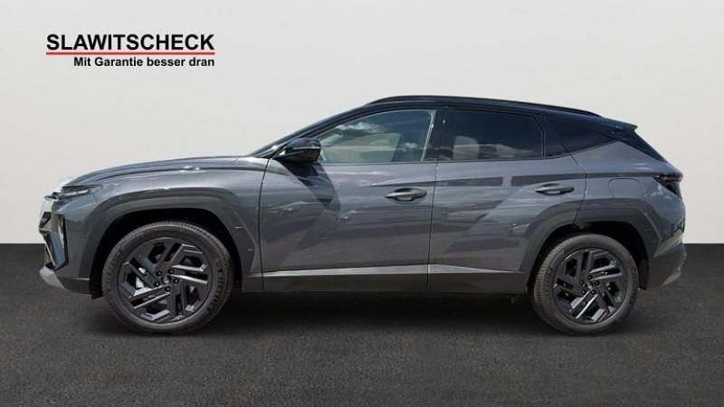 Gebraucht Hyundai Tucson 159 PS (116 kW) 2023 Ecotronic gray / schwarz SUV