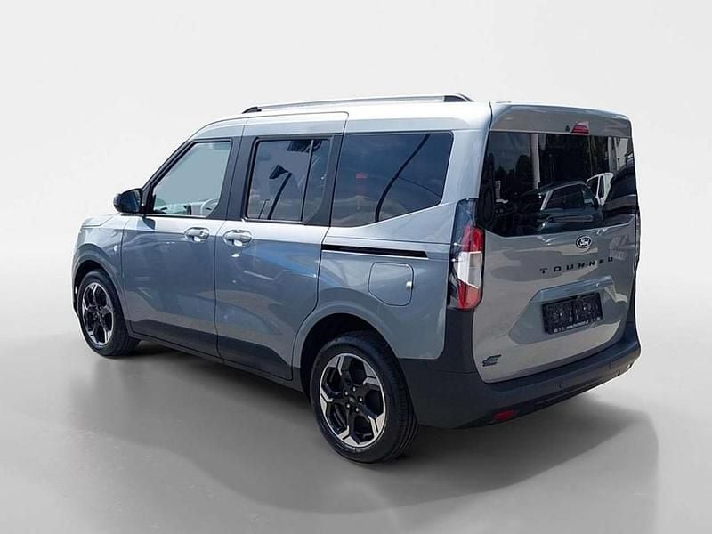 Neu Ford Tourneo Titanium 100 kW (136 PS) 2025 Kombi