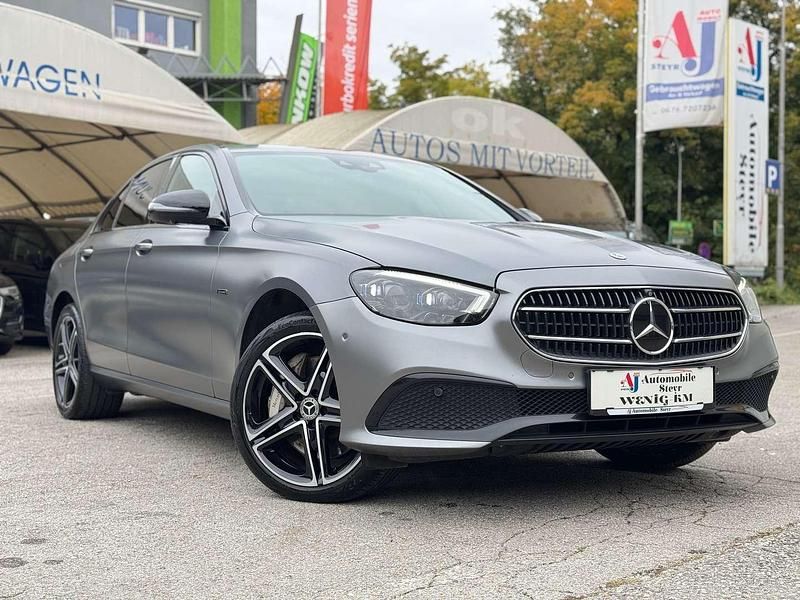 Grau Gebraucht 2020 Mercedes E300 Avantgarde Limousine | € 35.999 (Fairer Preis) - Bild 1/4